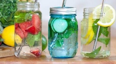 Essayez un menu diététique à boire pendant 7 jours